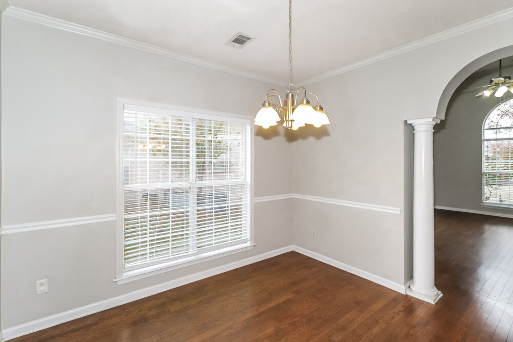 Building Photo - 8725 Rogers Park Ave