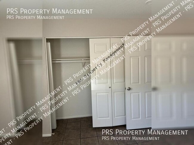 Building Photo - 10641 N 15th Ave