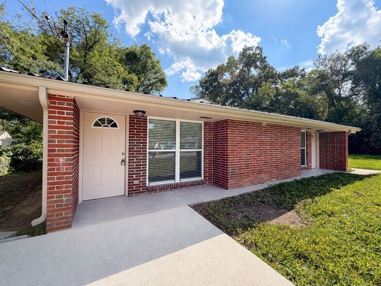 Building Photo - 4718 Arrowhead Trail