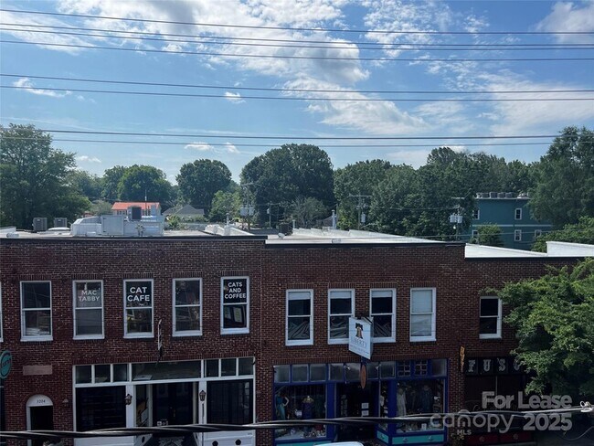 Building Photo - 3205 N Davidson St