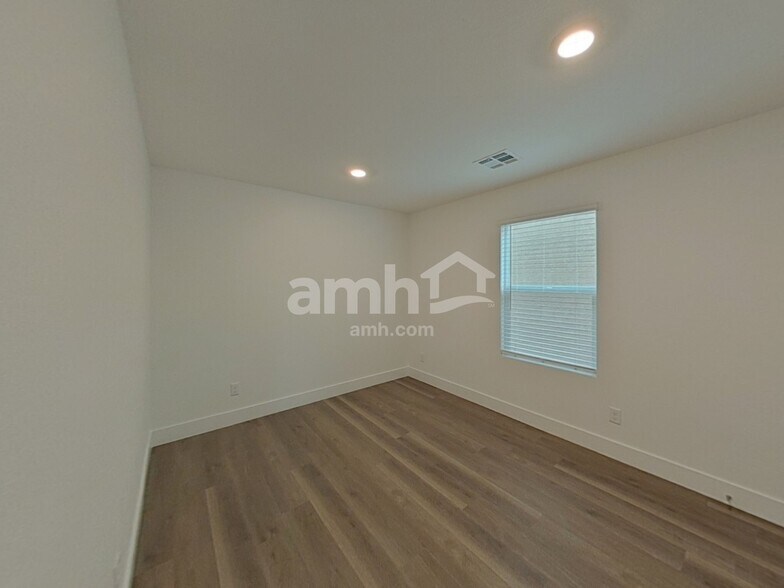 Building Photo - 5855 Fly Fisher St