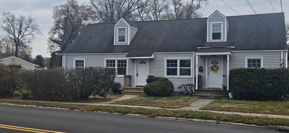 Primary Photo - 665 Milford Point Rd