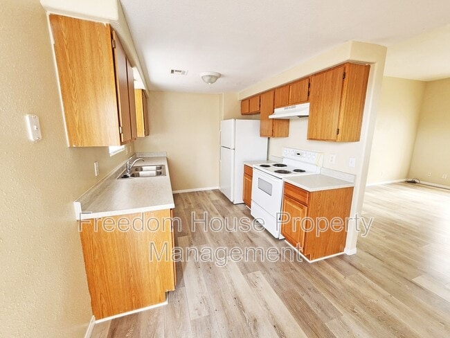 Building Photo - 1444 Star Rd