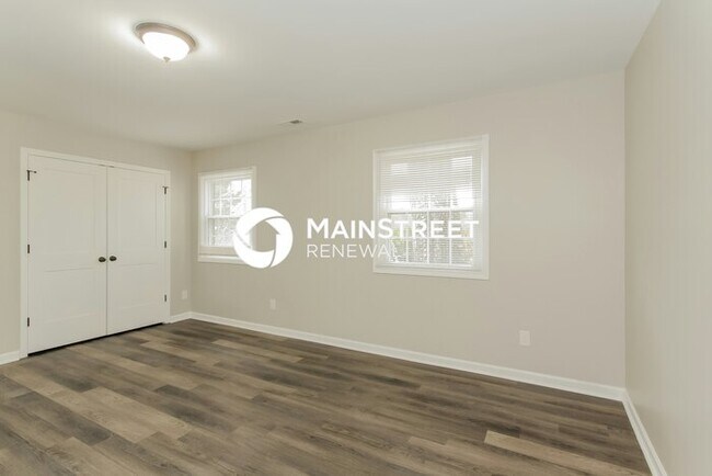 Building Photo - 2 Bedroom Pet-Friendly Home in CHARLOTTE, ...