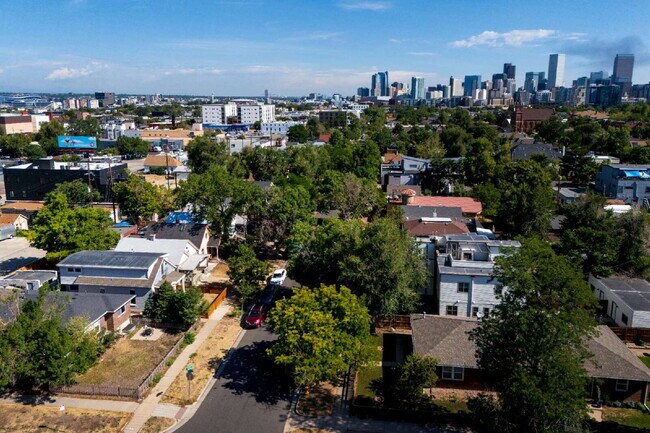 Building Photo - Charming Home in the Baker Neighborhood!