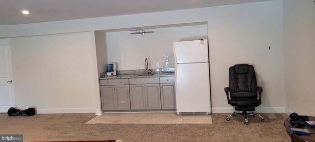 Building Photo - 301 Petunia Way