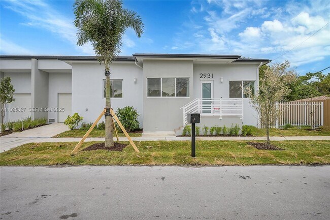 Building Photo - 2931 SW 12th Ave