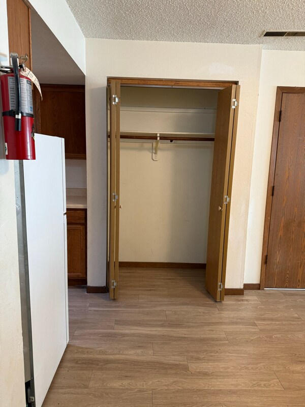 Building Photo - 365 Ellis Ave