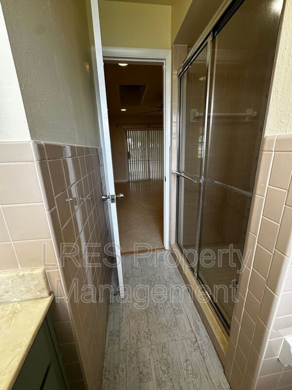 Building Photo - 2719 Merrie Oaks Rd