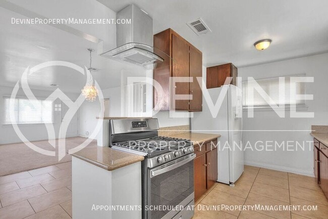 Building Photo - 15044 Redondo Dr