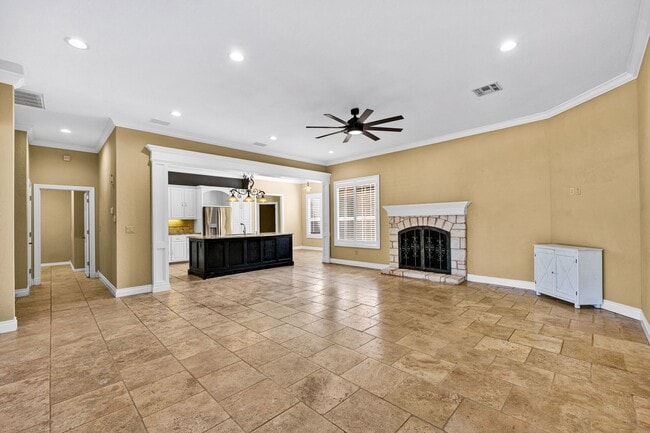 Building Photo - 404 NW 76th- Hot new listing!