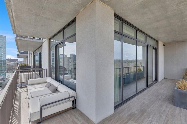 Building Photo - 2233 Peachtree Rd NE