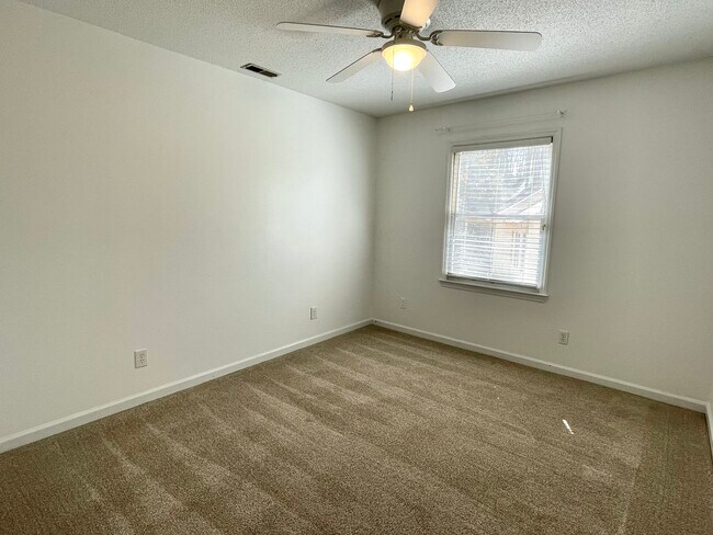 Building Photo - 117 Boxford Rd