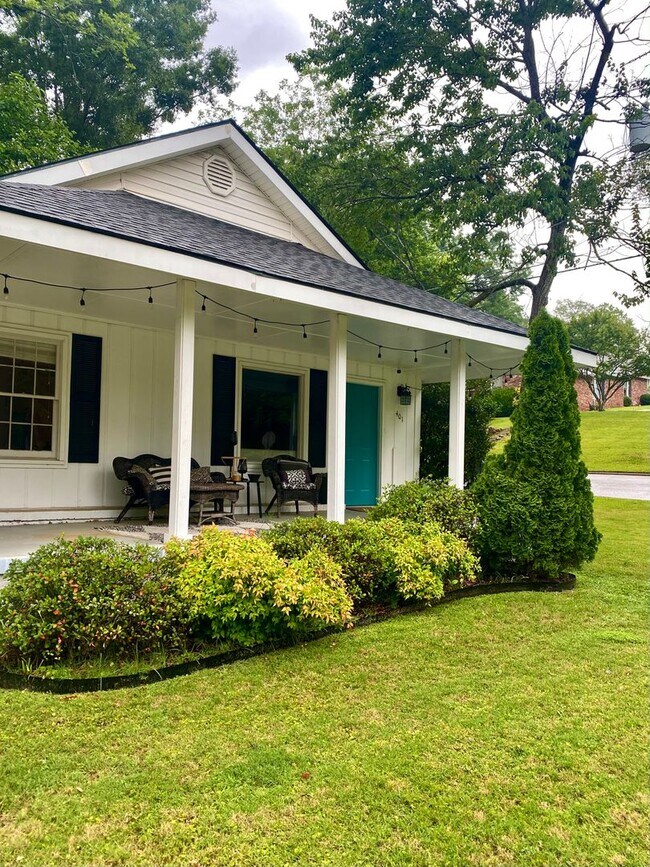 Building Photo - House in Opelika Available August!