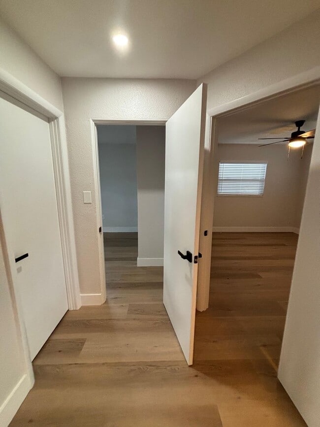 Building Photo - Fully Remodeled 3-Bedroom + Den Home for R...