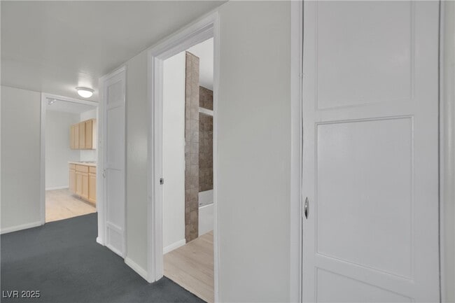 Building Photo - 2016 Linden Ave