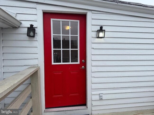 Building Photo - 6 N Main St