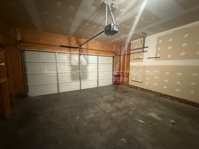 Building Photo - 1642 Ashmead Ln