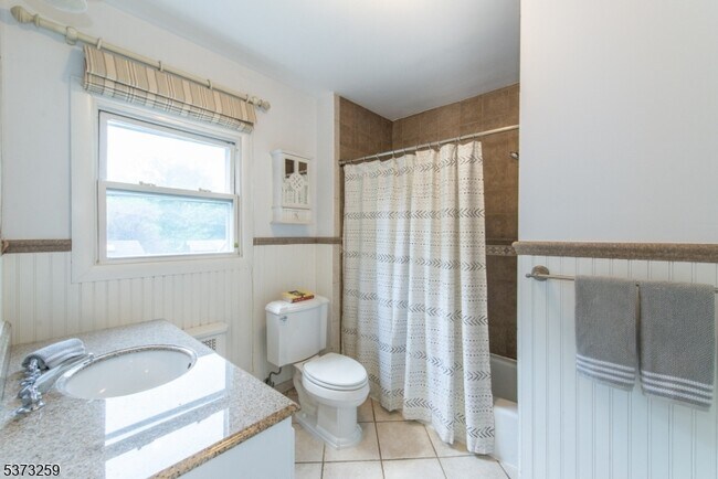 Building Photo - 69 Gordonhurst Ave