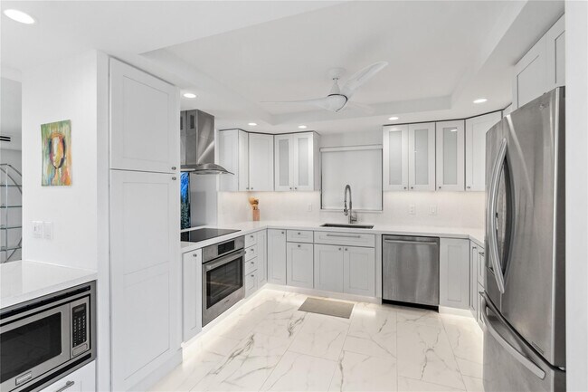 Building Photo - 121 Golden Isles Dr