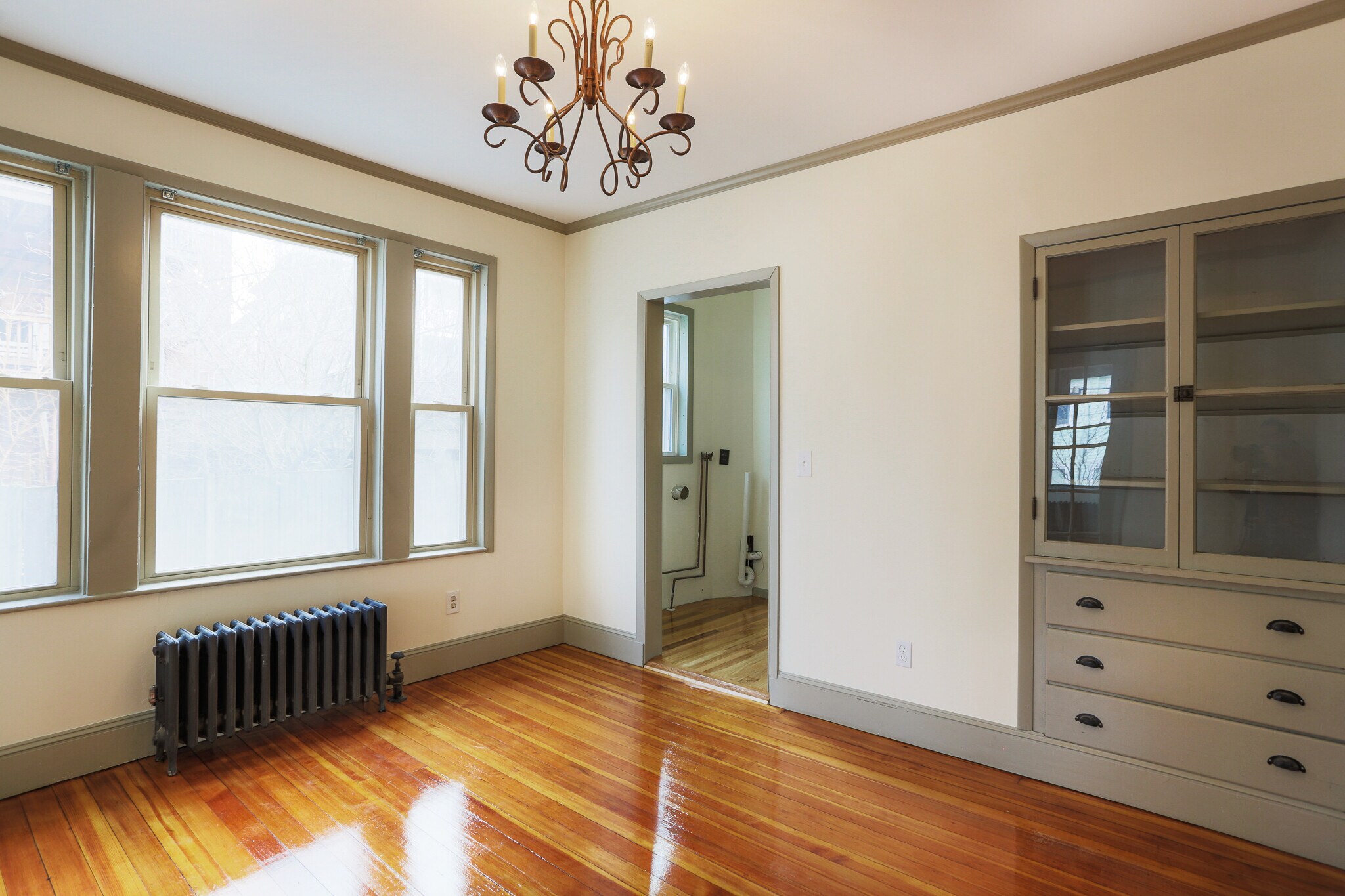 Building Photo - 31 Roslyn St