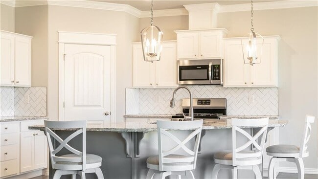 Building Photo - 1222 Bradley St