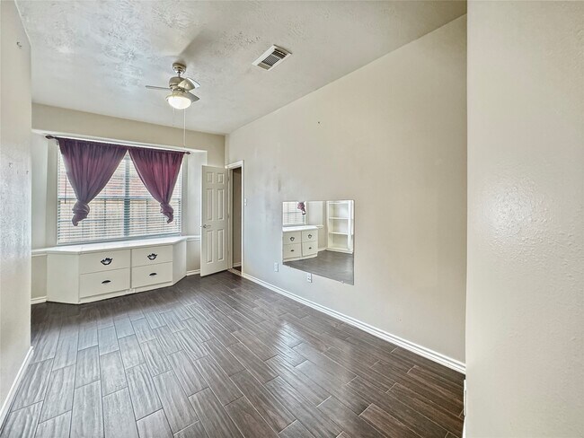 Building Photo - 25619 Canyon Crossing Dr