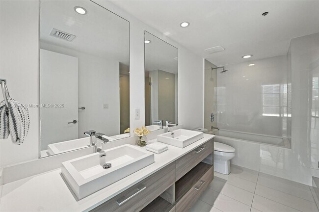 Building Photo - 1300 S Miami Ave