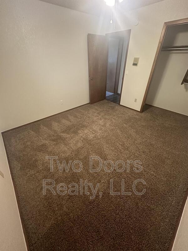 Building Photo - 3612 N Drexel Blvd