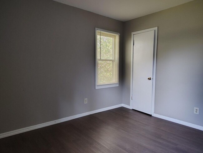 Building Photo - 4628 W Drexel Ave