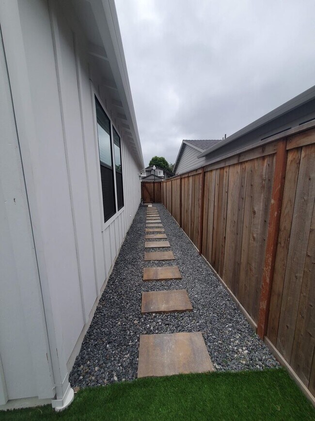 Building Photo - 2299 San Miguel Ave