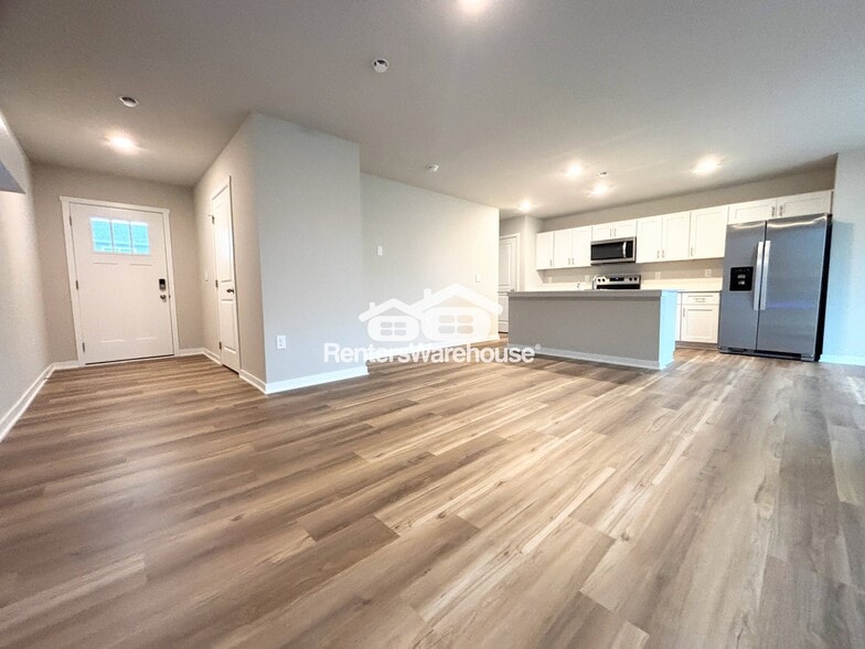 Building Photo - 2374 SE Callista Ave