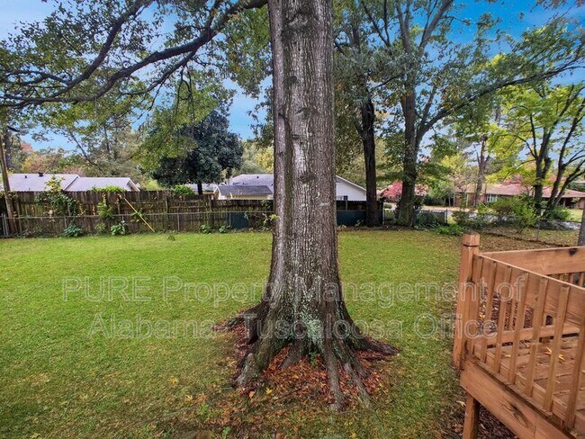 Building Photo - 1208 38th Ave E