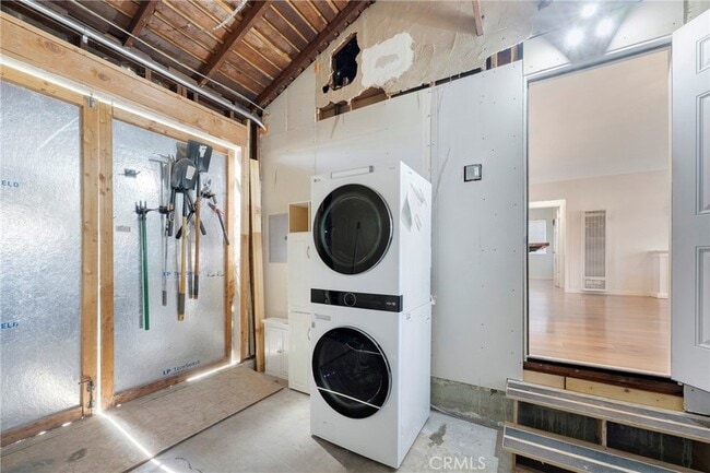 Building Photo - 13616 Hermes St