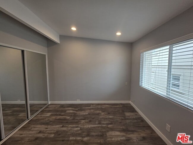 Building Photo - 210 S Lucia Ave