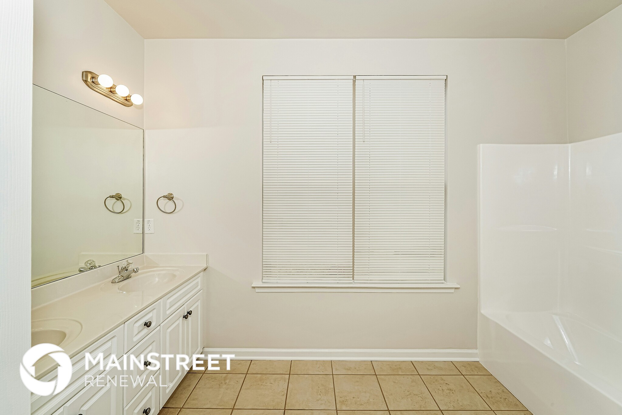 Building Photo - 1291 Washington Dr