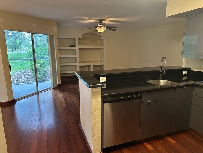Building Photo - 13012 Arbor Isle Dr