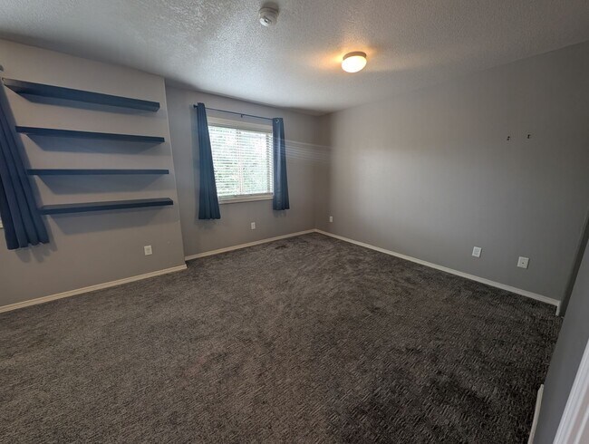 Building Photo - 7302 Hayworth Ave NE