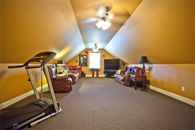 Building Photo - 1051 Hunters Pointe