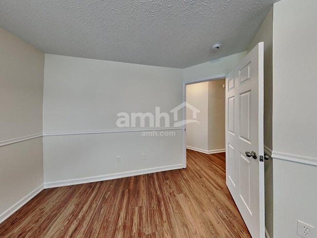 Building Photo - 257 Bannock Dr