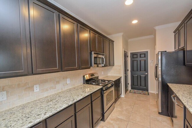 Building Photo - 6490 Calgary Woods Ln