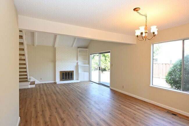Building Photo - 1181 Casa Marcia Pl