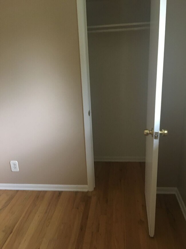 Building Photo - Convenient Location! Easy walk to CU Campu...