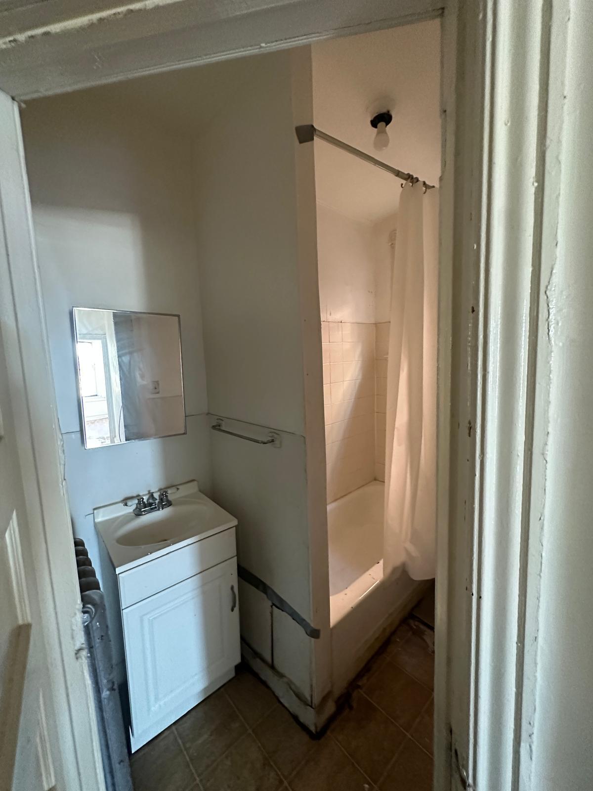 Building Photo - 220 N 54th St