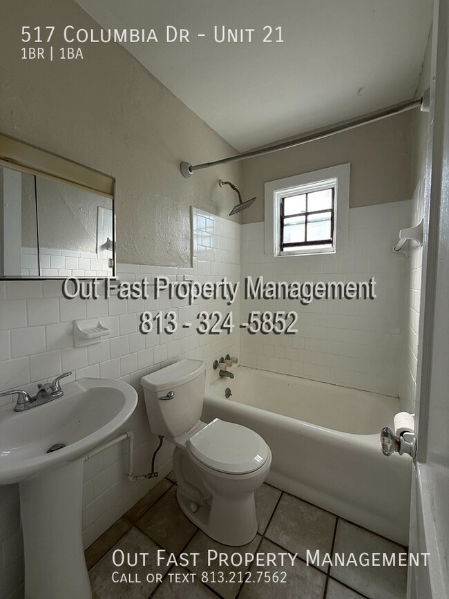 Building Photo - 517 Columbia Dr