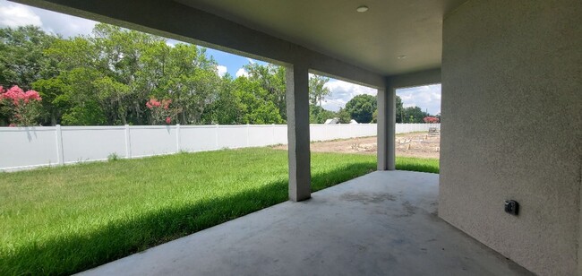 Building Photo - 4-Bedroom, 3-Bathroom in Lakeland