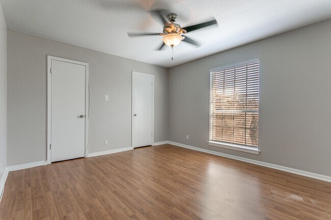 Building Photo - BEAUTIFUL ALAMO HEIGHTS CONDOMINIUM AT THE GEORGIAN