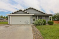 Building Photo - 3 Bedroom, 2 Bath Home in Pasco