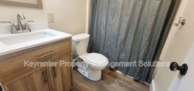 Building Photo - 813 Highland Ave