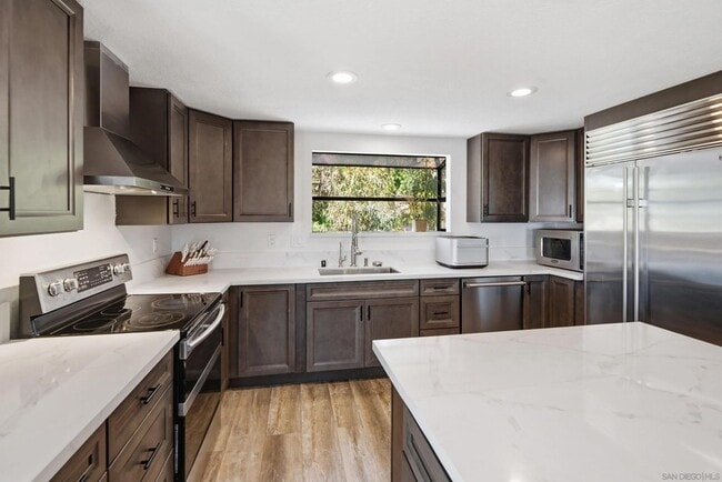 Building Photo - 1539 San Miguel Ave